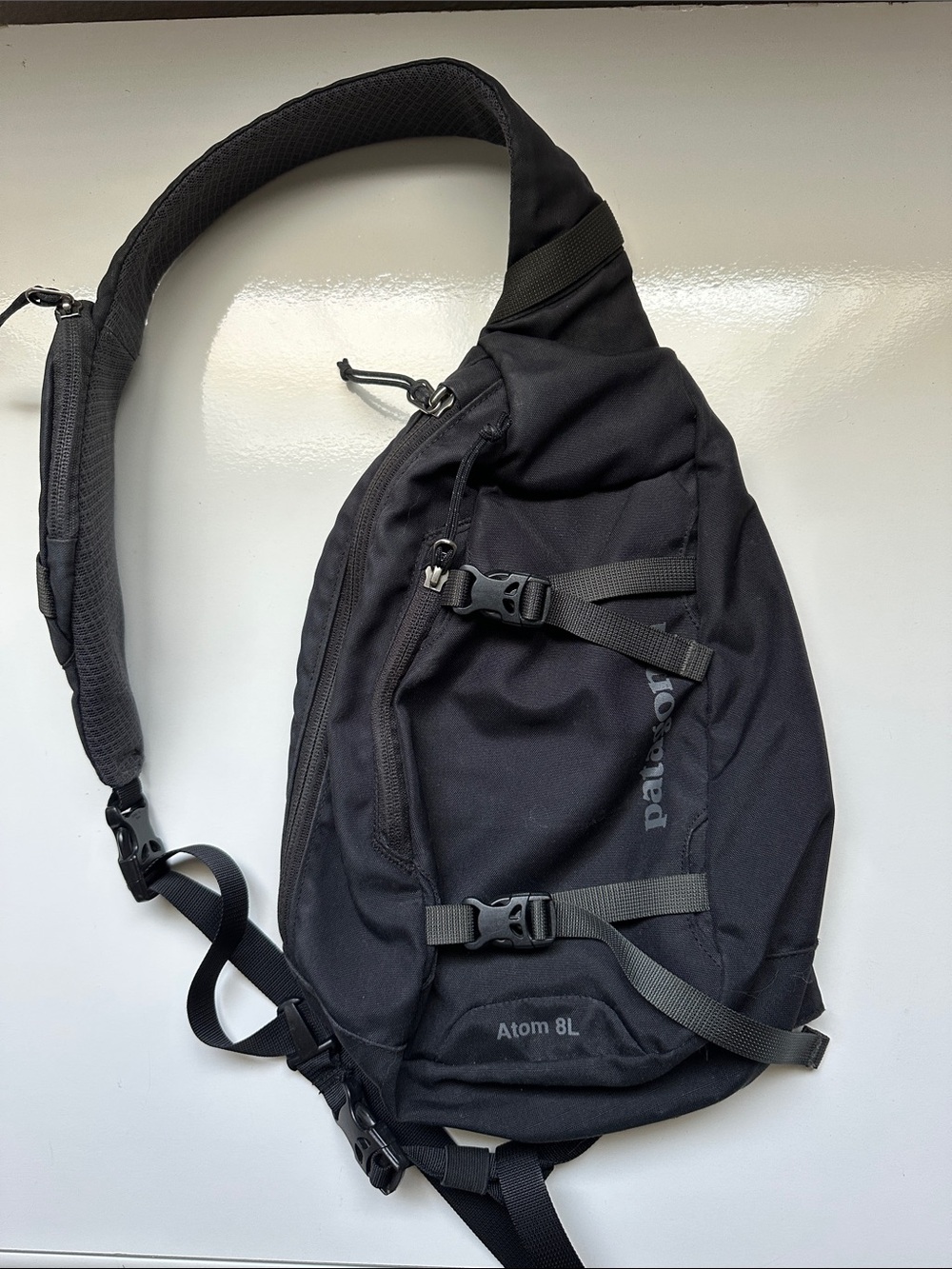 Patagonia Atom 8L Sling Bag - Discontinued Black Crossbody Bag